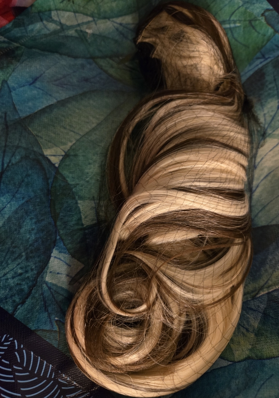 NEW Blonde Wavy Hair Clip-on Extension - Multi-Tone Blonde Blend